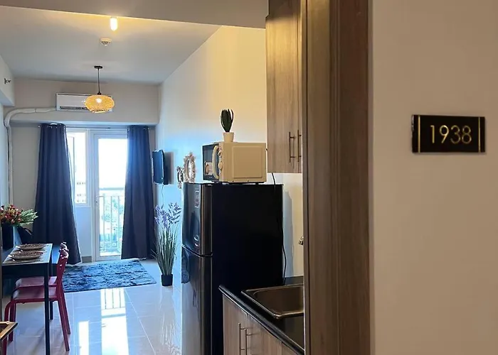 Unistay Coast Res R38 W Bal Sunset Vw Worldtrade Manila